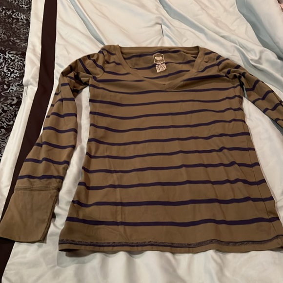 Mossimo supply company long sleeve shirt, size medium - Picture 5 of 5